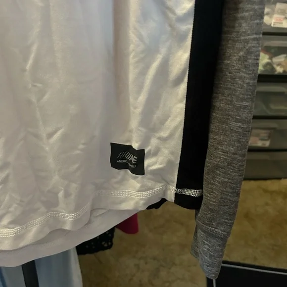 American Eagle Outfitters Gray Flex Tee with Yellow Accents - Picture 2 of 4